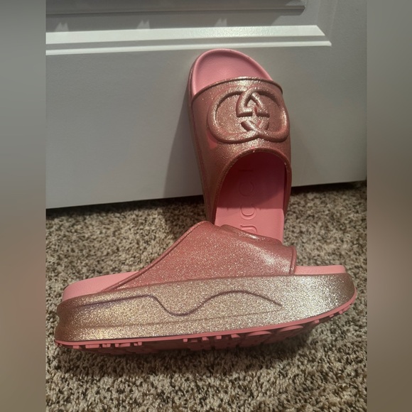 GUCCI Slides - Picture 5 of 8